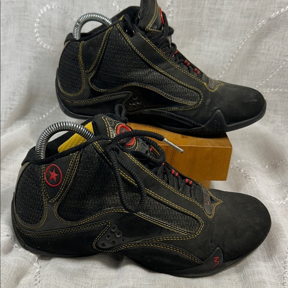 Converse high top athletic shoes Dwayne Wade 1h 07 02 - Picture 2 of 15